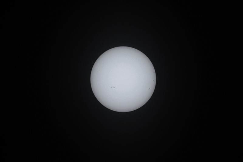 Sonne f=500mm 16.06.05 0,005s. ISO100 EOS20D.jpg